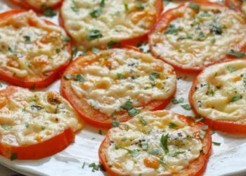 Les tomates cuites au Parmesan!