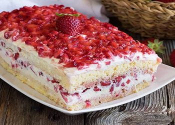 GÂTEAU AUX FRAISES FACILE