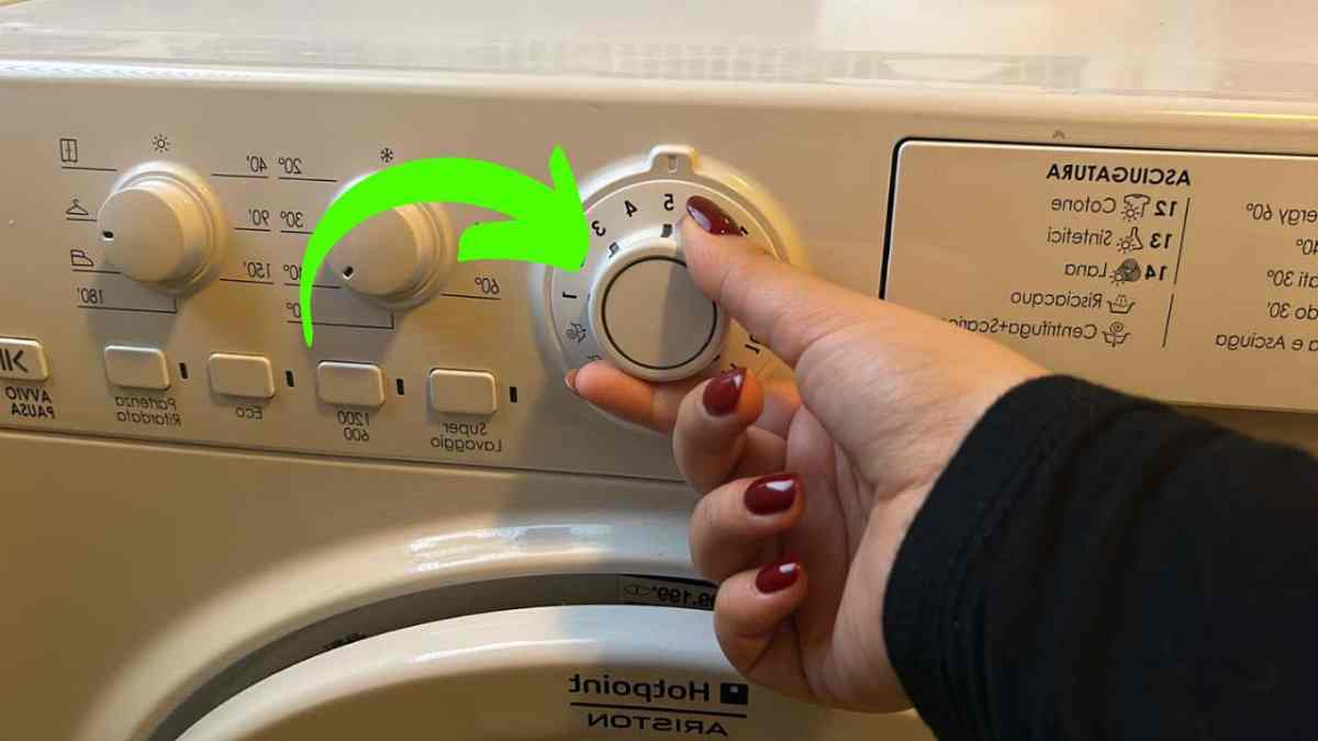 machine-a-laver-avec-ce-bouton-vous-reduisez-vos-factures-malheureusement-peu-de-gens-le-savent