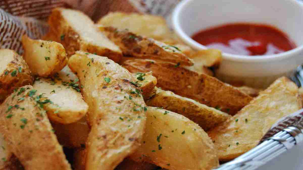 pommes-de-terre-frites-a-la-friteuse-je-vais-vous-montrer-ce-que-jy-mets-pour-les-rendre-delicieuses-et-croustillantes
