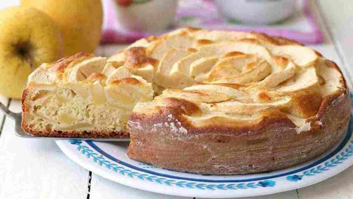 gateau-moelleux-au-yaourt-et-aux-pommes-de-mamie-un-cake-exquis