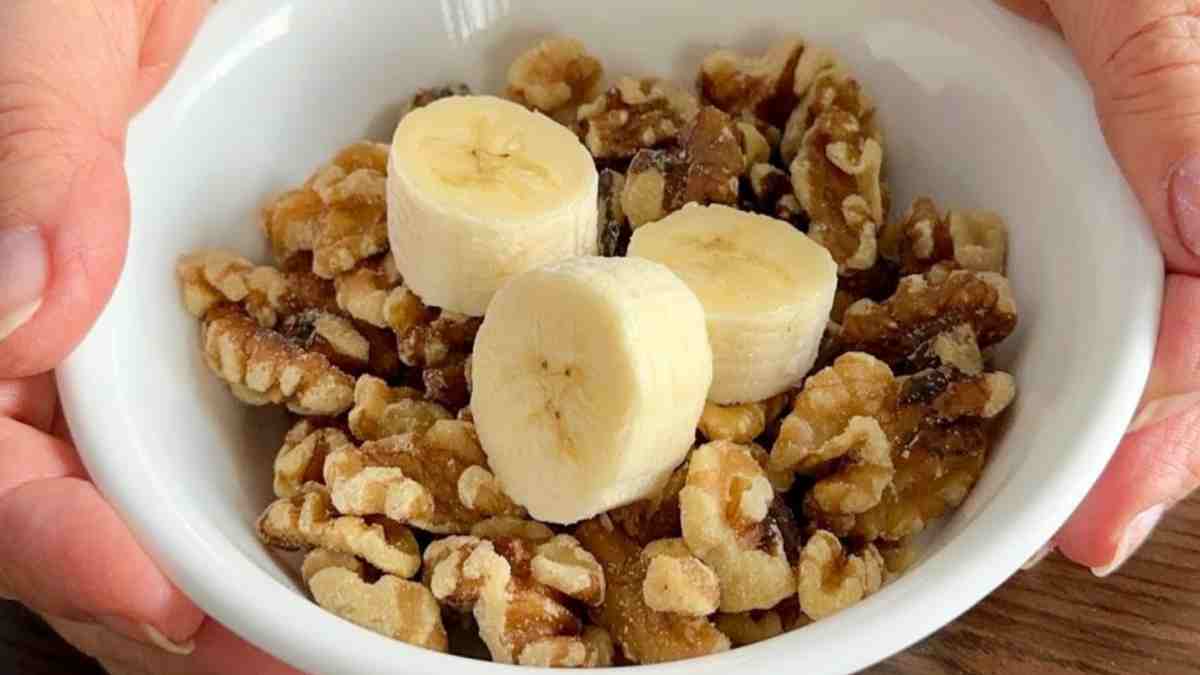 juste-des-noix-et-des-bananes-regardez-ce-que-je-prepare-au-petit-dejeuner-avec-ces-2-ingredients-cest-un-indice-glycemique-bas