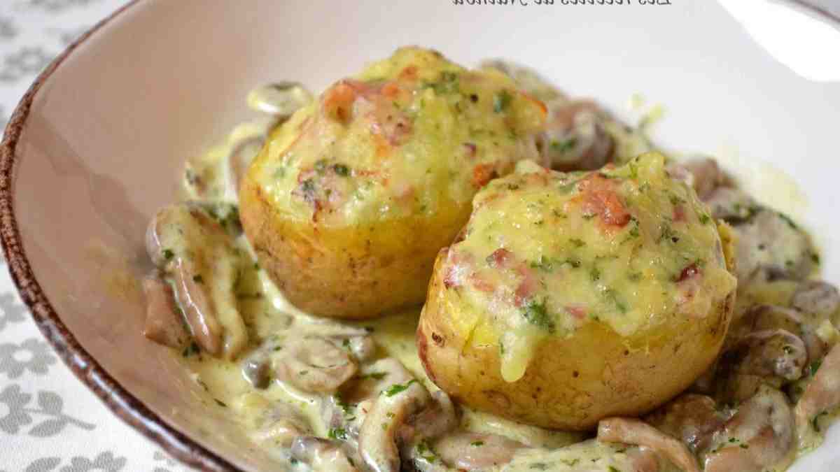 pommes-de-terre-farcies-au-lard-et-reblochon-champignons-et-creme