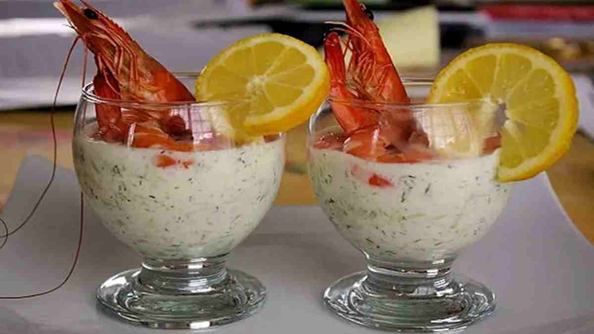 verrines-au-yaourt-grec-aux-crevettes-et-au-concombre