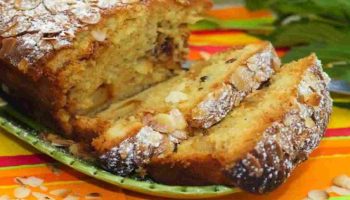 cake-aux-peches-et-aux-amandes-a-la-vanille-recette-raffinee-3