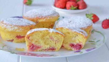 muffins-aux-fraises-et-yogourt-moelleux-2