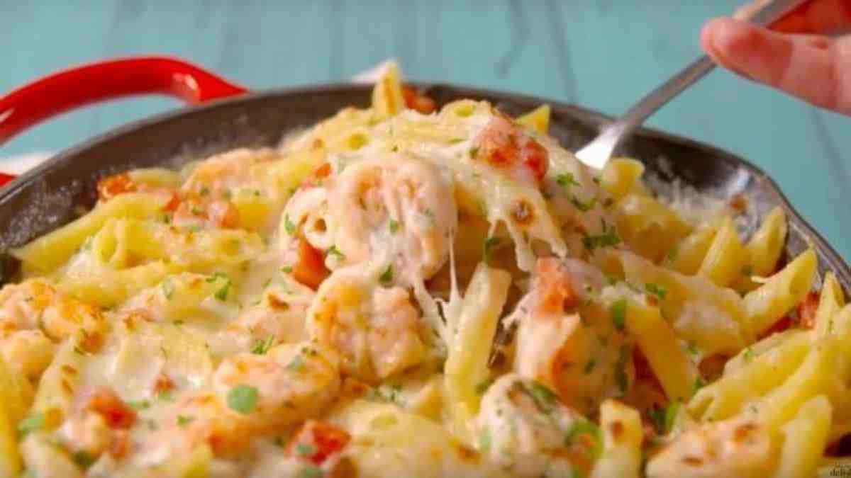 casserole-de-crevettes-a-lail-et-a-la-sauce-alfredo