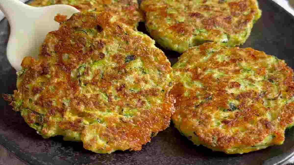 frittelle-de-courgettes-vous-ne-vous-tromperez-jamais-en-les-servant-a-table-meme-les-enfants-les-mangent-sans-caprices