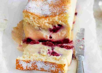 le-cake-leger-aux-fruits-des-bois-un-dessert-cremeux-que-vous-ferez-toujours