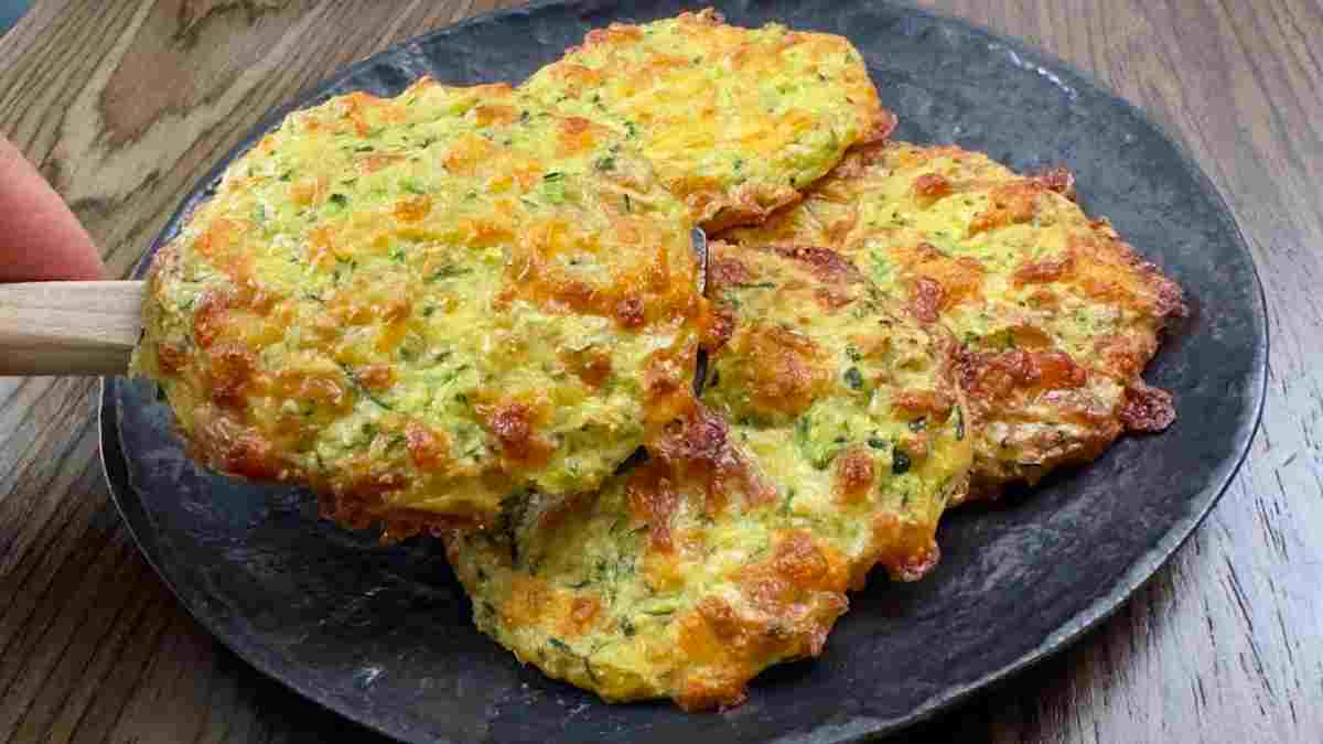 sans-huile-ces-galettes-de-courgettes-je-les-cuis-au-four-elles-ne-suffisent-jamais-quand-je-les-fais