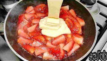 tarte-aux-fraises-a-la-poele-prete-en-quelques-minutes-et-delicieuse