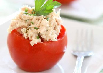 tomates-farcies-a-faible-teneur-en-calories-un-delicieux-plat-dete-frais