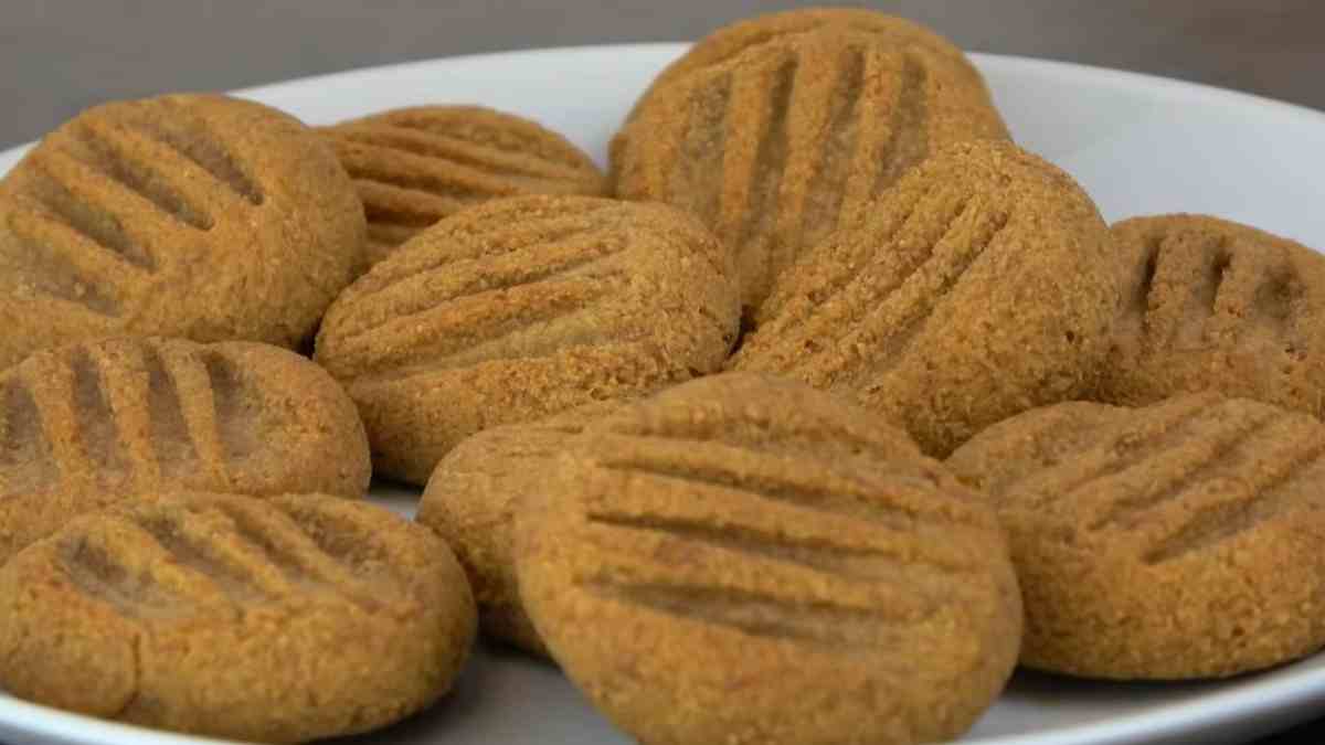 biscuits-a-2-ingredients-je-les-melange-et-je-les-mets-au-four-prets-en-5-minutes-sans-farine-beurre-ni-oeufs