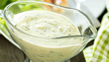 la-sauce-au-yaourt-legere-pour-assaisonner-salades-et-legumes