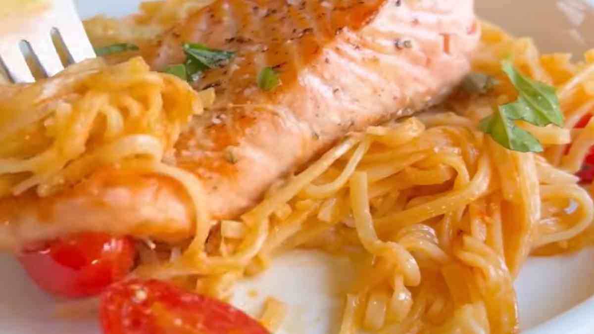 meme-en-etant-au-regime-jai-enfin-mange-un-plat-de-spaghetti-au-saumon-riche-en-bienfaits-et-delicieux