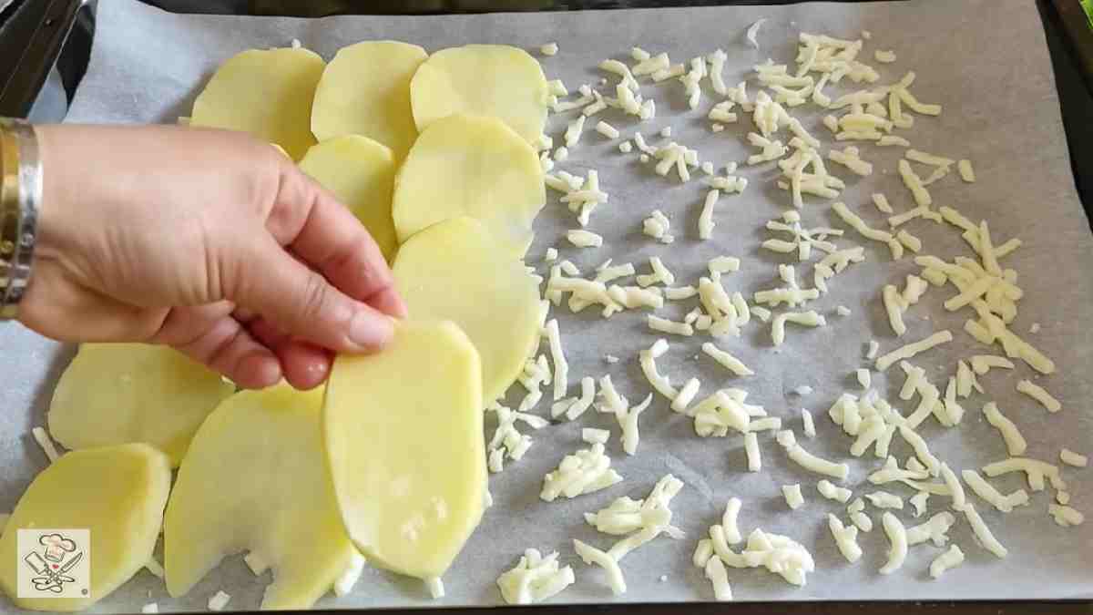 avec-4-pommes-de-terre-en-rondelles-regarde-ce-que-je-prepare-pour-le-diner-ca-a-eu-un-succes-fou