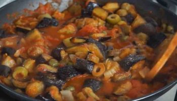 caponata-sicilienne-aux-aubergines-jen-mange-une-assiette-entiere-a-chaque-fois-que-je-la-prepare-cest-delicieux