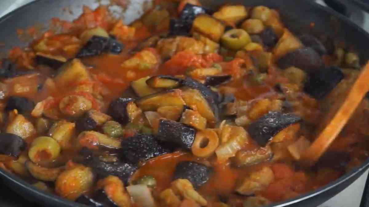 caponata-sicilienne-aux-aubergines-jen-mange-une-assiette-entiere-a-chaque-fois-que-je-la-prepare-cest-delicieux