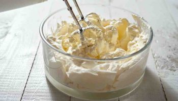 la-mousse-de-ricotta-ensorcelante-4-ingredients-se-prepare-en-un-clin-doeil-et-contient-moins-de-80-kcal