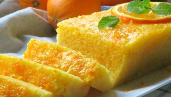 le-gateau-a-lorange-ultra-moelleux-qui-cuit-en-5-minutes-avec-seulement-170-calories