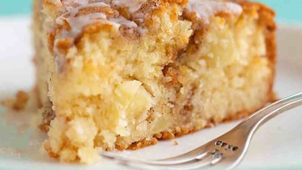 le-gateau-cremeux-au-panettone-et-aux-pommes-facile-et-delicieux