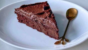 au-petit-dejeuner-jai-fait-plaisir-a-tout-le-monde-meme-a-ceux-qui-sont-au-regime-une-tranche-de-ce-gateau-apporte-112-calories-avec-potiron-et-chocolat