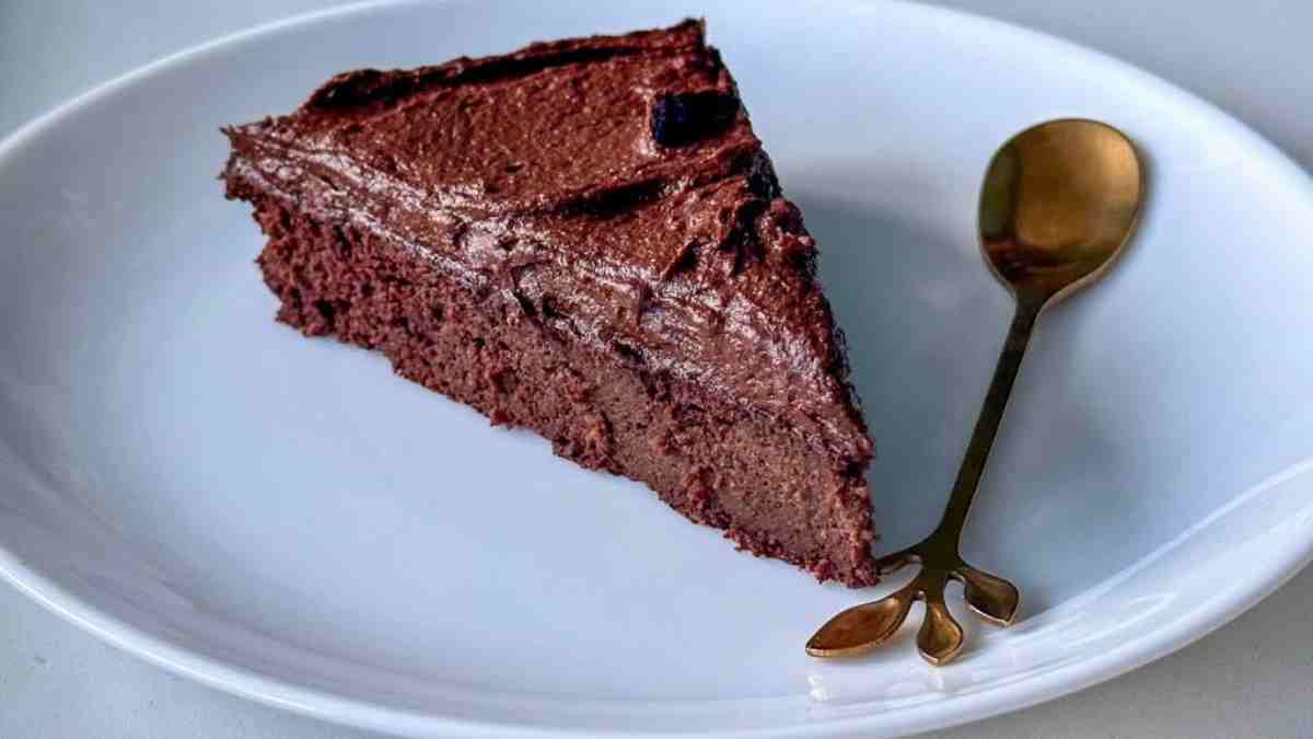 au-petit-dejeuner-jai-fait-plaisir-a-tout-le-monde-meme-a-ceux-qui-sont-au-regime-une-tranche-de-ce-gateau-apporte-112-calories-avec-potiron-et-chocolat