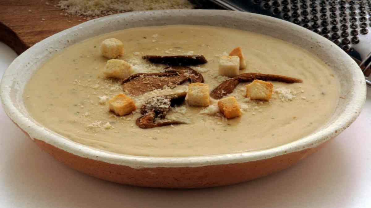 cette-soupe-veloutee-aux-cepes-me-rassasie-et-calme-ma-faim-ideale-en-hiver